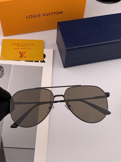 ルイヴィトンサングラス側面デザイン